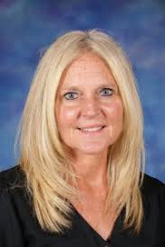 Staff Details : Lora Robertson