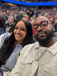 💠Another wonderful couple celebrating 🔸️50 years🔸️ married.  Congratulations and best wishes to Mr and Mrs Efren Chavez!💠 🔻️SJHS Class  of '63🔻