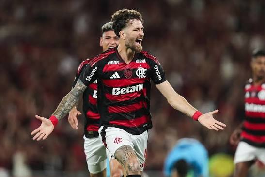 Jornal de Alagoas - Besiktas oferece &euro; 10 milh&otilde;es por L&eacute;o Pereira, mas Flamengo recusa venda