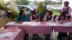 Sekolah menengah kebangsaan tinggi perempuan melaka sedang bersama daleelah md nor dan 2 yang lain. Smk Tinggi Perempuan Melaka Sesi Pendaftaran Pelajar Tingkatan 1 Asrama 2017