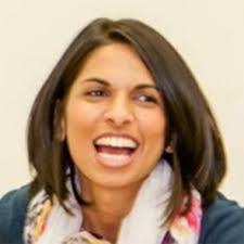 Danielle Lennox's Instagram, Twitter & Facebook