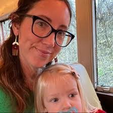 Shari Schmidt's Instagram, Twitter & Facebook