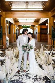 Here you may find decisions for your celebrations, flower bouquets, arrangements and centerpieces, even bulk wedding flowers to buy online. The Heart Races Styled Shoot A Playful Take On Equestrian Bridal Bride And Groom Holding Boque In Entryway Southern Bride