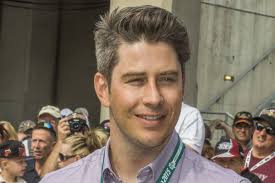 Look: Arie Luyendyk Jr. helps move Lauren Burnham to Arizona