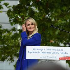 Dans le documentaire la face cachée de laeticia hallyday, diffusé ce mardi 25 mai sur rmc story, journalistes et anciens proches de l'artiste sont revenus sur cette manie qu'avait le rockeur de. Laeticia Hallyday Vend Sa Maison De Los Angeles L Abestit
