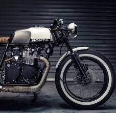 I Absolutely Love The Paint Scheme And White Wall Tires On This Honda Cb350f Built By Purpose Built Moto Cafe Racer Tank Motorrad Old School Motorrader