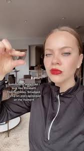 Elizabeth Holmes Makeup