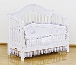 Bebeğin odasında cicilerine bakarken yatağından bahsettik ve eşimin de benim de ortak fikrimiz önce 60*120 bebek yatağı alıp sonra atmaktansa direkt büyüyebilen karyolanın içine sığacak bir yatak almaya karar verdik. Besik Olculeri Bir Yatak Icin Standart Olcu 3 Yasindan Buyuk Bir Cocuk Icin Genislik Ve Uzunluk 160x80 Ve 90x200 Modellerinin Cizimleri 160x70 Ve Diger Secenekler