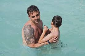 Az alábbi videóüzenetből most megtudhatjátok. Vona Gabor Tiz Evig Gondolkodott Elete Fo Muven Megerte Magyar Narancs