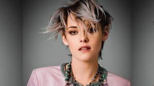 Una película que narrará la navidad que diana pasó a principio de los 90 con el príncipe carlos en sandringham junto. Kristen Stewart Y Su Parecido Con La Princesa Diana Genera Asombro En Las Redes