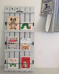 s h m jun on instagram 娘の絵本棚diy 4 5 6が売切れたからまた買い足しに行かなくちゃね diy すのこ 絵本棚 子供部屋 セリア shelving unit shelving diy