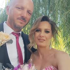 Bună ziua ! O întrebare a mai fost cineva cu mașina în Marble Beach? Anul  trecut era un drum dezastruos dar era în lucru ... Plaja și apa de acolo  sunt superbe ,