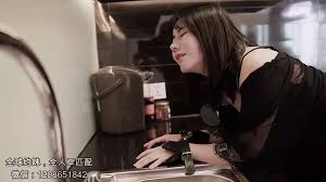 くすぐり宅配便エロ動画 | xHamster