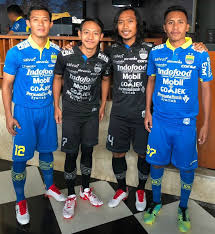 Padahal, jersey anyar persib bandung rencananya baru diperkenalkan secara resmi dalam acara launching tim sore nanti. Most Sponsors Ever On A Football Shirt New Persib Bandung Kit 2019 By Sportama Football Kit News