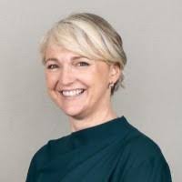 Toni Weller's Instagram, Twitter & Facebook