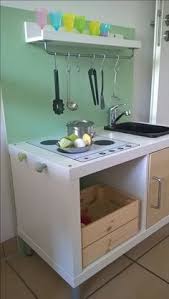 Esther K Hat Eine Wunderschone Diy Idee Fur Die Kinderkuche Gehabt Und Das 2er Ikea Kallax Regal Mit Den Limmaland Kinder Zimmer Ikea Kinderzimmer Kinderkuche