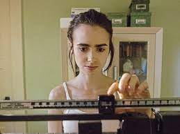 How to know if you have body dysmorphia. Body Dysmorphia Warning Signs