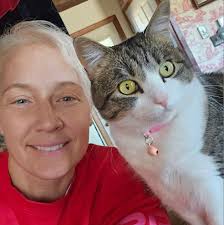 🐾 Raisin aka Miss Ivy May & Spaghetti say hello! 😍 These two PALS alumni  are living their best lives in their forever home — and they've got a  million pictures to