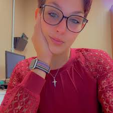 Can breast size decrease significantly after weight loss surgery?