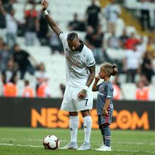 The 40 days in the year between carnival and easter dedicated to awesome people called quaresma or jesus. Besiktas Mac Sonunda Ricardo Quaresma Oglu Ricky Ile Facebook