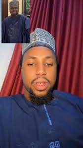 Makaryaci ne, ku bar ce masa malam, karya yake ba malami bane, tammi ne,  wacce makarantar yaje ya zama malam?!!, Dan packaging ne, makaryacin banza,  makaryacin wofi…………………