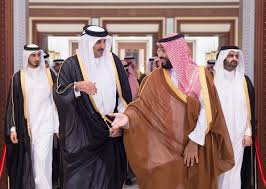 رغم مرور 7 سنوات على انتقال السلطة فى إمارة قطر من حمد بن خليفة إلى إبنه تميم، إلا أن الصراع لم يتوقف يوما بين أجنحة الحكم القطرية سواء داخل أسرة آل ثانى أو بين تميم ورئيس وزراء أبيه واقوى رجال الإمارة الخليجية الصغيرة حمد بن جاسم، والذى لم يفقد طموحه فى تغيير تركيبة. Ø­Ø¶Ø± ØªØ³Ù„Ù… Ù‚Ø¨Ø¶Ø© Ù…Ø­Ù…Ø¯ Ø¨Ù† Ø­Ù…Ø¯ Ø¨Ù† Ø®Ù„ÙŠÙØ© Ø¢Ù„ Ø«Ø§Ù†ÙŠ Balestron Com