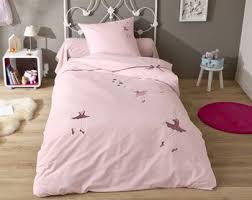 Laissez vous porter dans une nuit de sommeil profond, grâce à notre housse de couette rennes étoiles. Linge De Lit Enfant Brode Danseuse Etoile Housse De Couette Fille Housse De Couette Enfant Housse De Couette