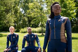 Discovery crew dropping out of the wormhole and into an unknown future far from the home they once knew. Star Trek Discovery Cast And Showrunner Reveal More Season 4 Plans For Saru Gray And Owosekun Trekmovie Com