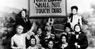 Résultat de recherche d'images pour "lips that touch liquor"