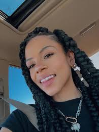 Hello my name is Shameria and I'm interested in working as an assistant for  someone in the hair industry. I'm currently in cosmetology school (Monday-  Friday) and would love to learn from