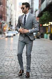 Idéales pour le travail, les chaussures de ville se portent avec un pantalon de costume ou un pantalon chino, pour un résultat raffiné. Peut On Porter Un Costume Gris Avec Des Chaussures Marron Psm