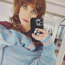 I know I'm supposed to be posting some shit from Spotify pretending to be  overjoyed about whatever end of the year thing they want me to post I guess  to help advertise