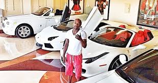Floyd mayweather brings $12 million car fleet. Top 10 Nicest Cars In Floyd Mayweather S Collection With Pictures