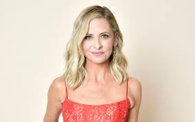 Tylenol and advil are both used for pain relief but is one more effective than the other or has less of a risk of si. Sarah Michelle Gellar On Buffy The Vampire Slayer Now And How She Uses The Show To Teach Her Son About Women Empowerment