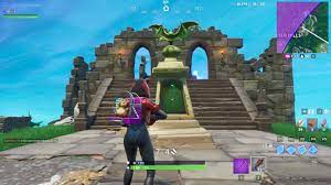 Danser devant la statue de chauve souris , dans une piscine hors sol et sur un siege pour geant. Fortnite Danser Devant Une Statue De Chauve Souris Dans Une Piscine Totalement Hors Sol Et Sur Un Siege Pour Geants Defi Folie De La Danse Guide Pour Le Realiser Breakflip