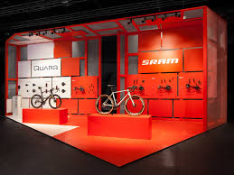 From Technology Lovin Road Racing Bikers To Adrenaline Driven Downhillers Freeriders Booth Design By Atelier 522 Sram Messestand Design Messebau Atelier