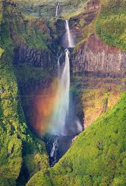 Açores est un archipel portugais de neuf îles situées dans l'océan atlantique, à une distance linéaire approximative de 1.400 km de portugal continental. Ilha Das Flores Arquipelago Dos Acores Portugal Photo Luis Afonso Incredible Places Waterfall Places To See
