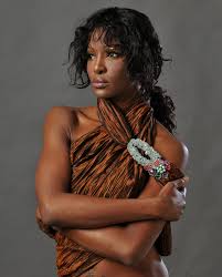 Youma diakite, laura betti, ida di benedetto and others. Youma Diakite Eta Marito Figli Altezza Peso Misure Isola Dei Famosi