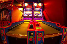 Kbxtreme Family Entertainment Center Kailua Kona Hi Eat Drink Bowl Sing Play Big Island Style Family Entertainment Island Style Kailua Kona