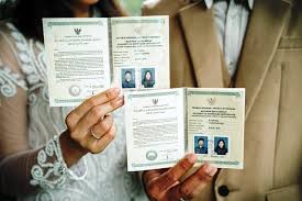 Saat ini buku nikah palsu banyak beredar dan cukup meresahkan warga karena disalahgunakan. Pemerintah Izinkan Akad Nikah Di Luar Kua Ini Syaratnya Fajar