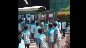 Gaji yang dibayarkan biasanya disertai dengan diberikannya slip gaji kepada pekerja. Ribuan Pekerja Pan Brothers Boyolali Demo Gaji Dan Thr Dicicil 8 Kali Berita Hits