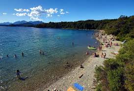 Durante el invierno es un destino muy visitado ya que cuenta con fabulosas pistas de ski, aunque en el verano también es una excelente opción para realizar turismo. Bariloche Promete Un Verano Inolvidable Turismo