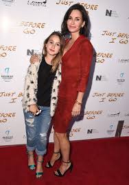 Courteney cox shows 'times have changed' with pic of daughter's 1st formal dance. Courteney Cox Performed A Gorgeous Cover Of Taylor Swift S Cardigan With Her 16 Year Old Daughter Coco Glamour