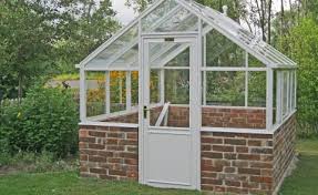 Winddruck, schnee, feuchtigkeit und große temperaturunterschiede zwischen innen und. Gewachshaus Planen Und Aufbauen Mein Schoner Garten