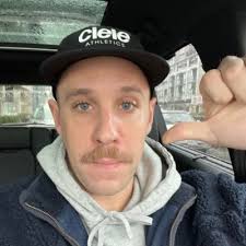 Warren Schindler (@WarrenSchindler)