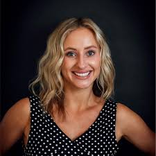 Lauren Reams's Instagram, Twitter & Facebook