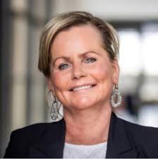 Vandaag hebben we het team CSU Efteling Loonsche Land Lodges verrast met de  uitreiking team van ons district leisure!🥳🥳🥳🎊🎊 Wat waren ze blij met  deze bijzondere titel 🎈 Dit is een erg