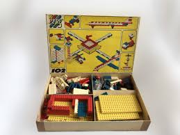 Alle hier abgebildeten ddr spielzeug kataloge und ddr modelleisenbahn kataloge, spiegeln nur einen kleinen teil der ddr ddr spielzeug kataloge von. 30 Jahre Wiedervereinigung Die Steine Hinter Der Mauer Zusammengebaut