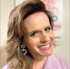 Mary Sickler took the state at the #MissUSA Pageant with dark, voluminous  hair. But just moments later, Sicler, who is #MissNevada, appeared in the  preliminary evening gown competition looking very different. Her