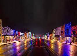 Over 100000 lights 18 different songs and 12 houses participating in the area makes this display a cant miss. Rochester Christmas Light Display By Twenty Two North Photography Michigan Christmas Christmas Light Displays Rochester Michigan